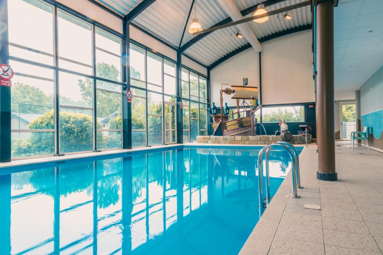 Europarcs De Biesbosch Hotel Willemsdorp Bagian luar foto