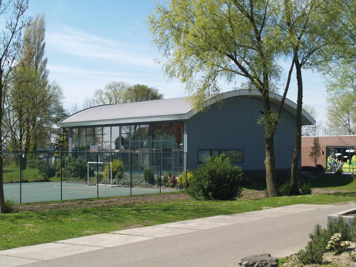 Europarcs De Biesbosch Hotel Willemsdorp Bagian luar foto