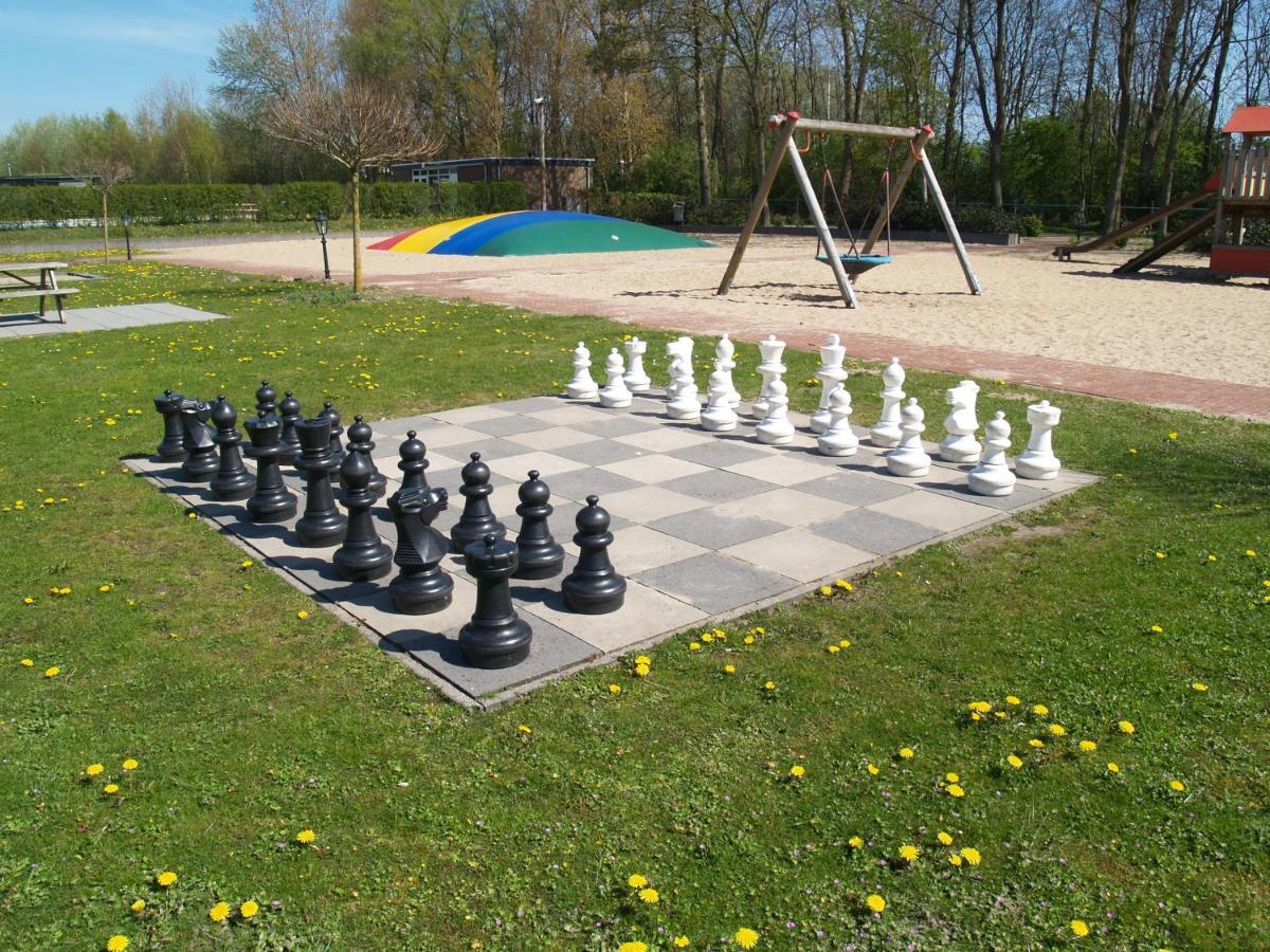 Europarcs De Biesbosch Hotel Willemsdorp Bagian luar foto