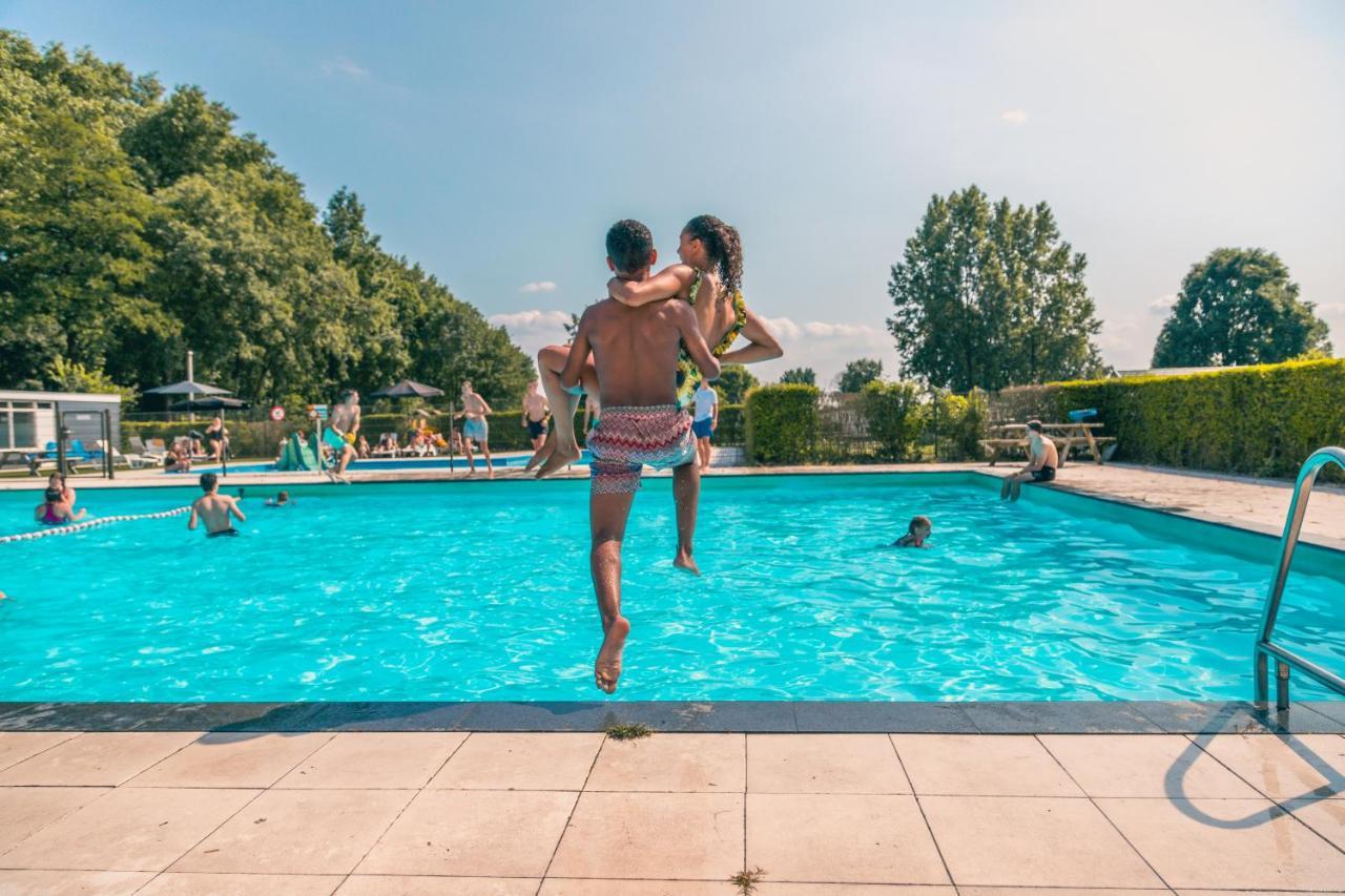 Europarcs De Biesbosch Hotel Willemsdorp Bagian luar foto