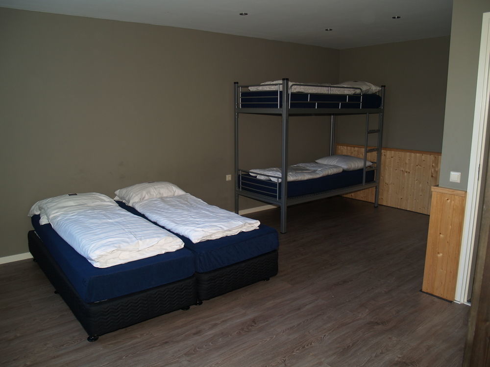Europarcs De Biesbosch Hotel Willemsdorp Bagian luar foto