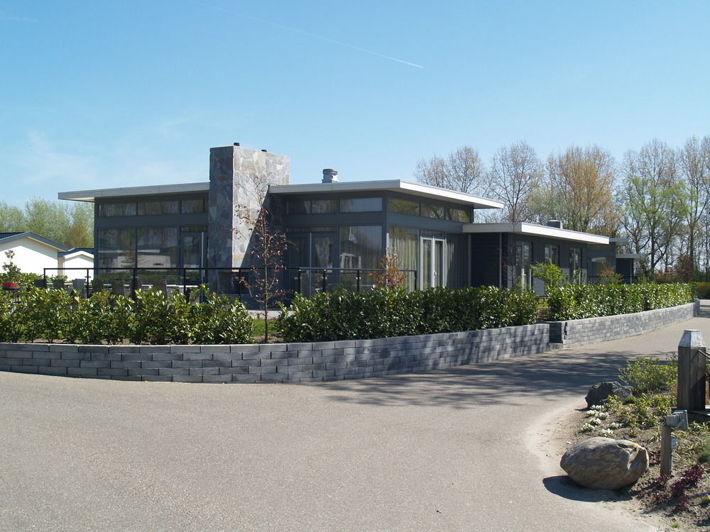 Europarcs De Biesbosch Hotel Willemsdorp Bagian luar foto