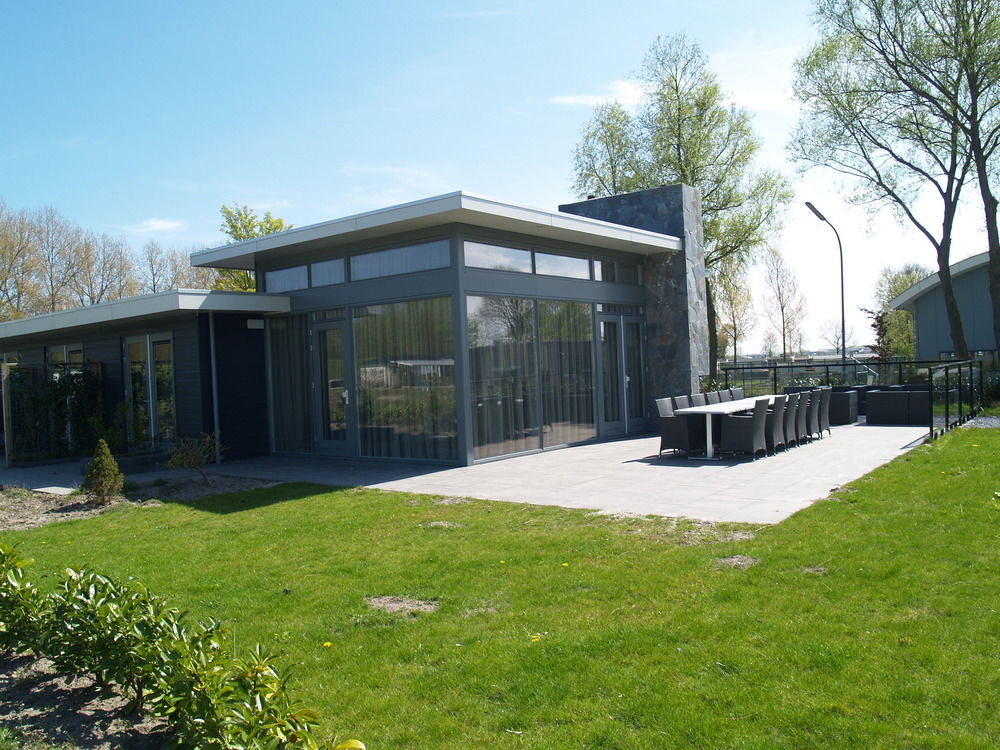 Europarcs De Biesbosch Hotel Willemsdorp Bagian luar foto