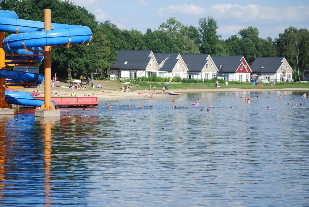 Europarcs De Biesbosch Hotel Willemsdorp Bagian luar foto