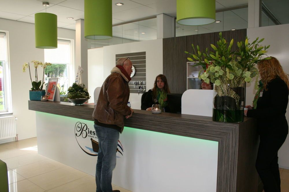 Europarcs De Biesbosch Hotel Willemsdorp Bagian luar foto