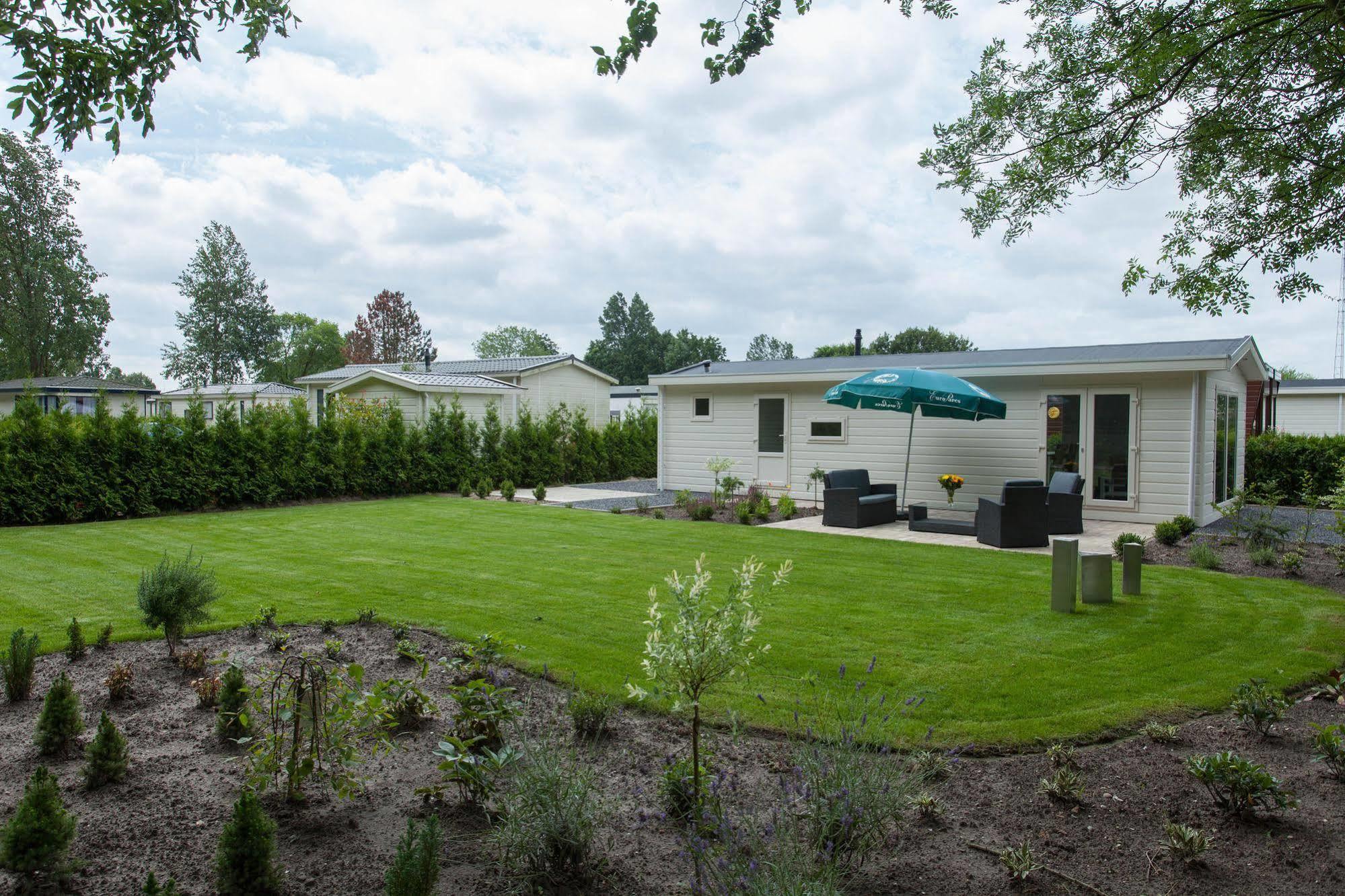 Europarcs De Biesbosch Hotel Willemsdorp Bagian luar foto